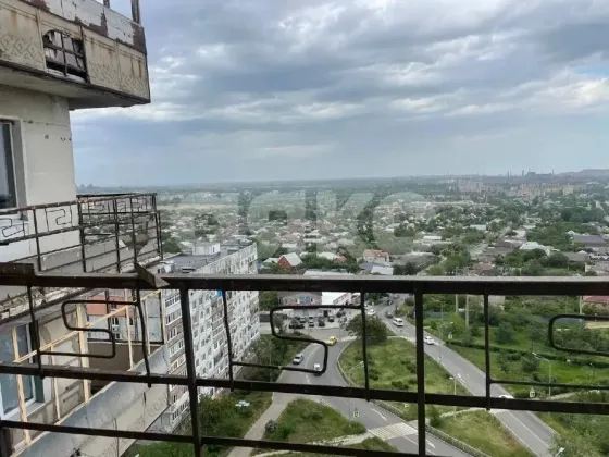 Продаётся просторная 2-комнатная квартира в центре Мариуполя Мариуполь