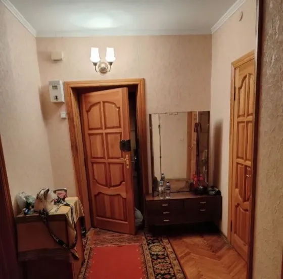 Сдам 3-комнатную квартиру с хорошим ремонтом в Ленинском районе. Донецк