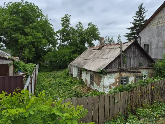 Продам участок с ветхим строением. Донецк