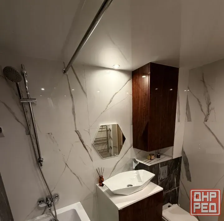 Сдаю однокомнатную квартиру 41 м² этаж 4/9. город Донецк, Будённовский район, ул. Независимости. Донецк - изображение 8