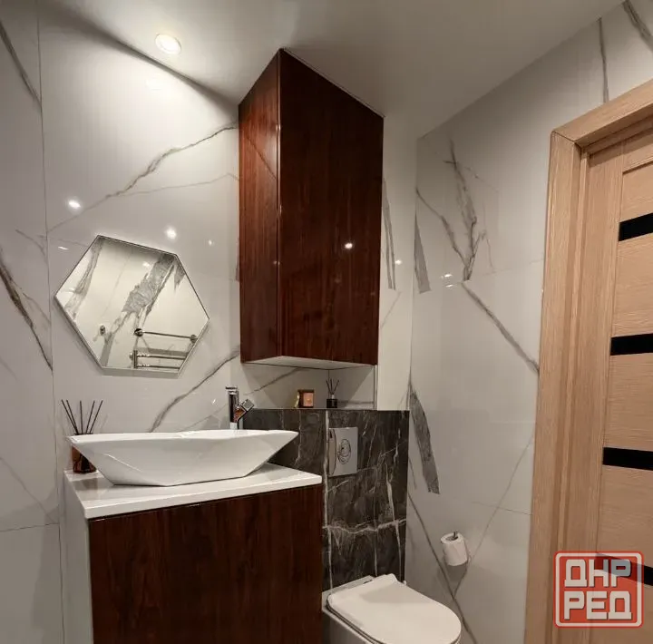 Сдаю однокомнатную квартиру 41 м² этаж 4/9. город Донецк, Будённовский район, ул. Независимости. Донецк - изображение 9