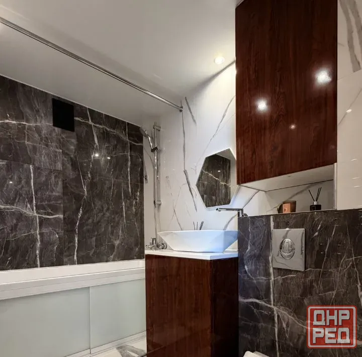 Сдаю однокомнатную квартиру 41 м² этаж 4/9. город Донецк, Будённовский район, ул. Независимости. Донецк - изображение 7