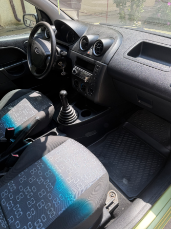 Продажа Ford Fiesta 2005год Донецк