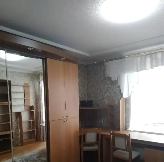 Сдается просторная трехкомнатная квартира в Калининском районе. Донецк