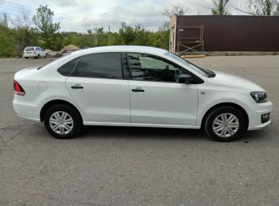 Volkswagen Polo 2018 Снежное