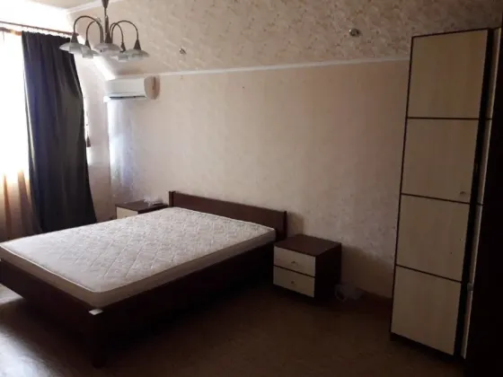 Продается просторный дом в курортном поселке б.коса Мариуполь