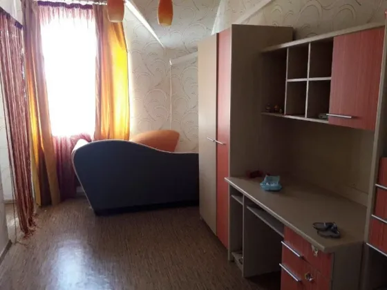 Продается просторный дом в курортном поселке б.коса Мариуполь