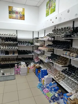 Продам витрины, торговое оборудование, в эксплуатации 1 год. г. донецк днр. Донецк