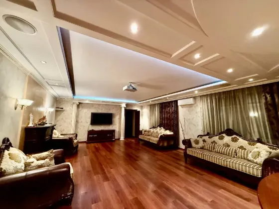 Квартира премиум-класса 200 м² в центре Донецка Донецк