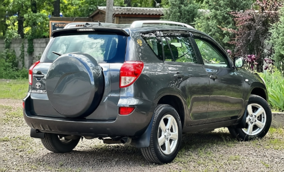 Продам шикарный Rav4 Донецк