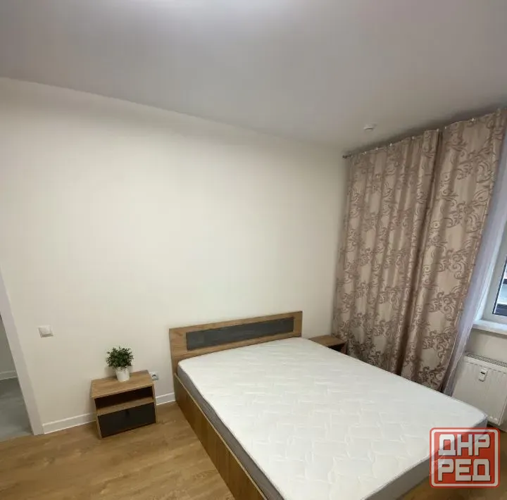 Сдаётся двухкомнатная квартира с большой кухней, площадью 48м в Ворошиловский район, Крытый рынок Донецк - изображение 2