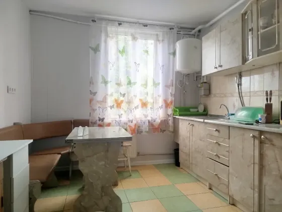 2х-к. Приморский район .ул.Львовская Мариуполь