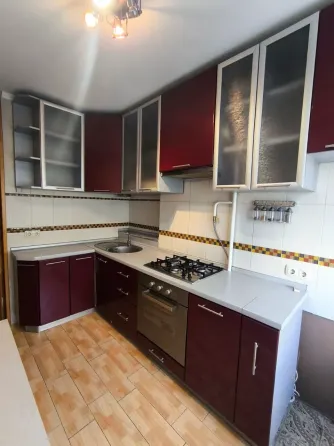 Продается уютная трехкомнатная квартира в Мариуполе Мариуполь