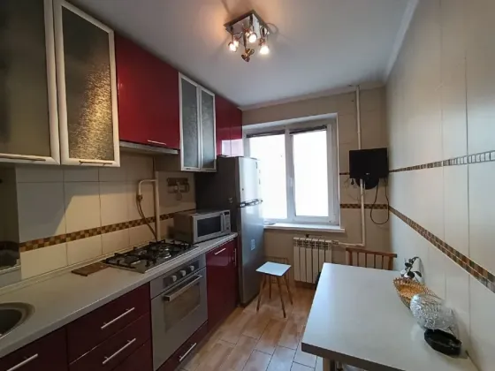Продается уютная трехкомнатная квартира в Мариуполе Мариуполь
