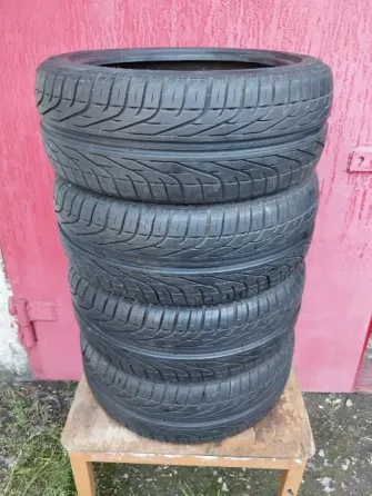 Продам шины Pirelli R-16 195/45 комплект Енакиево