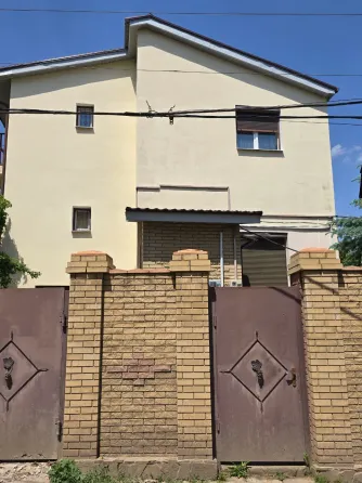 Продам дом 225 м² Кирша, базы "Шахтёр". Участок 6 соток. Скважина. Баня. Гараж на два авто. Донецк