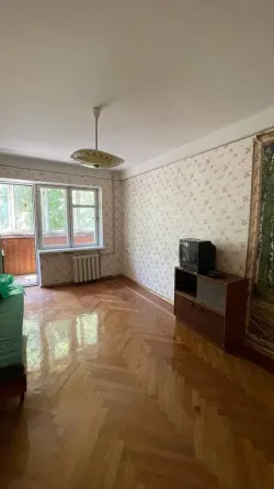 Продам 2ком б-р Шахтостроителей Донецк