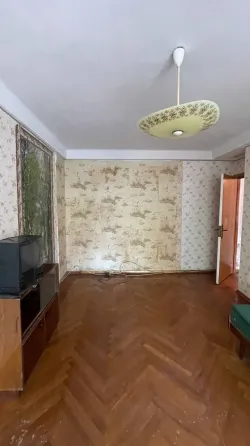 Продам 2ком б-р Шахтостроителей Донецк