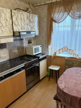 Сдам 3-комнатную квартиру Донецк