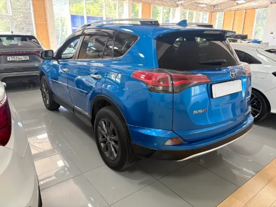 Toyota RAV4 2015г. рестайлинг Макеевка