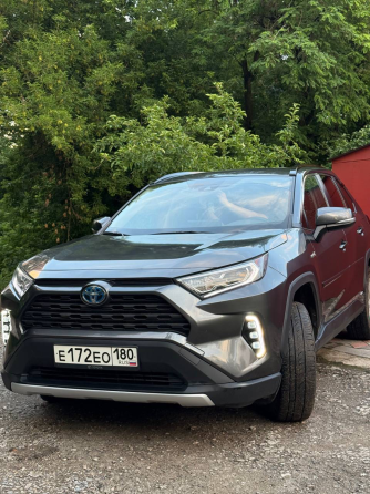 Toyota RAV4 Hybrid XLE 2020 AWD Донецк