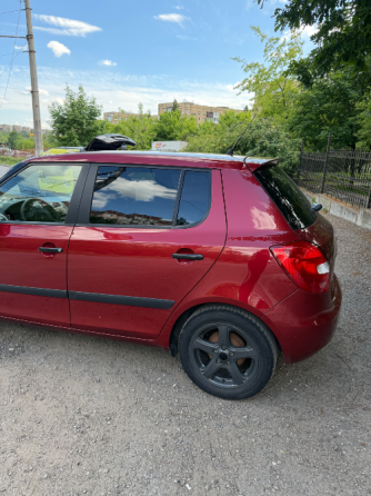 Продам Шкоду Фабию 2 2007, двигатель 1.2. Донецк