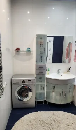 Продается 4 - х комнатная квартира, пр-т панфилова, жк центральный Донецк
