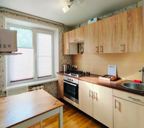 Сдаю однокомнатную квартиру 32.0 м² этаж 3/5 город Донецк, Ленинский район, Донецк