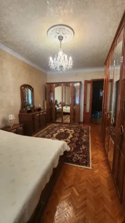 Продается 4к.кв. бул. Пушкина, 104 м2.+ парковочное место. Донецк