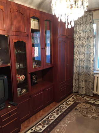 Продам 2 х комн квартиру в районе цирка Донецк