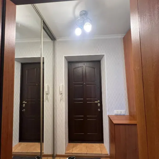 Продается 1я Квартира в Калининском районе после Косметического ремонта . Документы готовы ! Донецк