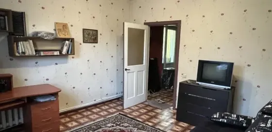 Продам 3-х комнатную квартиру,ост.Школа Макеевка