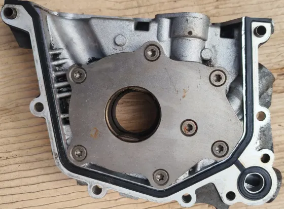 Насос масляный Ford Focus 2 2004-2011 98MM6604AD Донецк