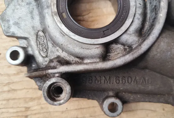 Насос масляный Ford Focus 2 2004-2011 98MM6604AD Донецк