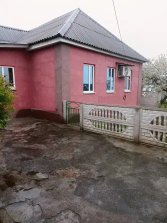 Дом пгт Пролетарское есть скважина Макеевка