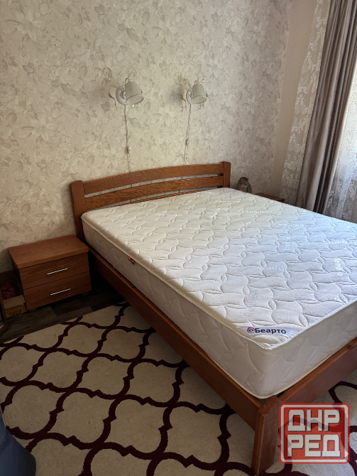 Продам комплект: кровать, матрас, тумбы прикроватные Донецк - изображение 1