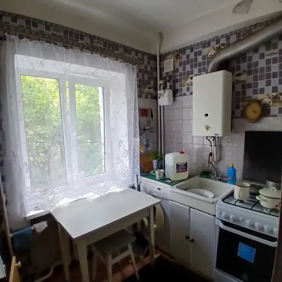 Продам трехкомнатную на Фомина Донецк