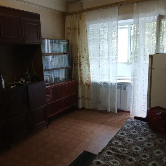 Продам трехкомнатную на Фомина Донецк