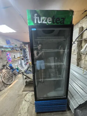 Продам холодильную витрину Мариуполь