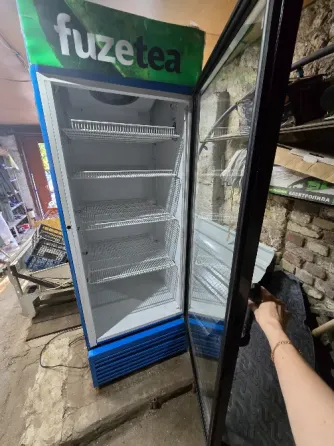Продам холодильную витрину Мариуполь
