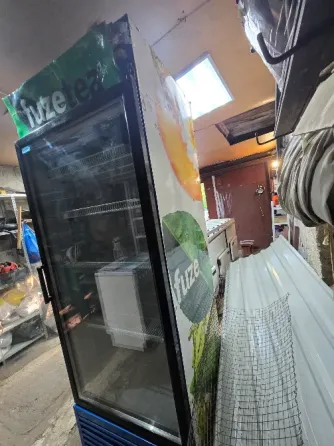 Продам холодильную витрину Мариуполь