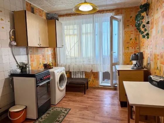 4 ком.кв. Металлургов 204 Мариуполь