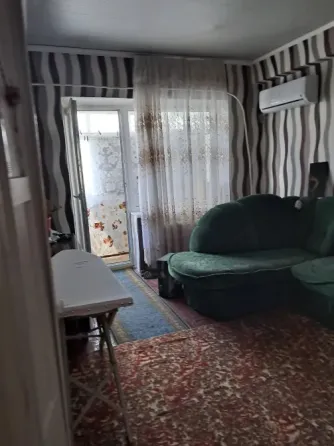 Продаётся 2-комн. квартира г. Торез, м-н 1 Торез