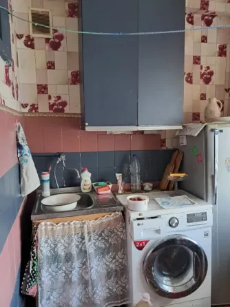 Продаётся 2-комн. квартира г. Торез, м-н 1 Торез