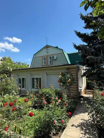 Коттедж с бассейном и гостевым домом в районе Кирша, 11,5 соток земли Донецк