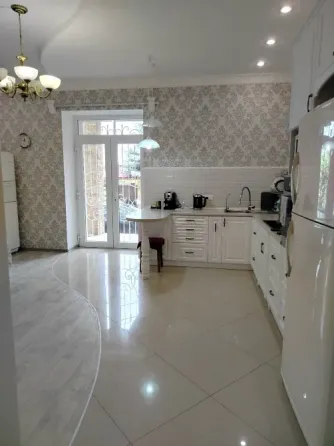 Продаётся просторный дом 292 м² с гостевым домом в Луганске! Луганск