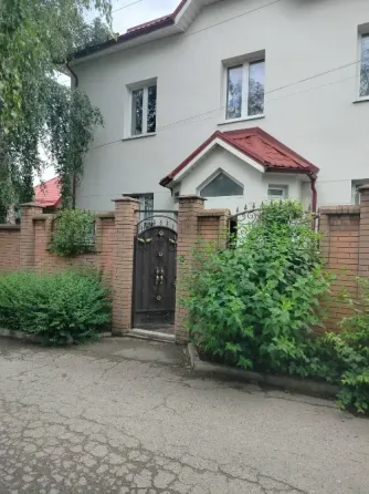 Продаётся просторный дом 292 м² с гостевым домом в Луганске! Луганск