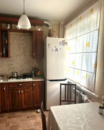 в аренду доступна 3-комнатная квартира Донецк