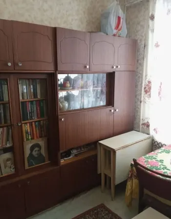 Предлагается на продажу 2-х комн. квартира в районе Калининского рынка Донецк