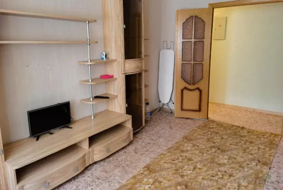 Сдаю двухкомнатную квартиру 54.0 м² этаж 2/5 Калининский рядо с медИнтститутом Донецк